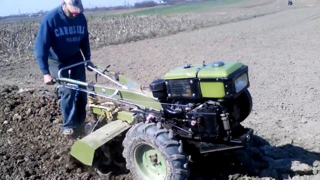 Мотоблок Кентавр 12 лс с фрезой. Мотоблок пашет сам. смотреть онлайн