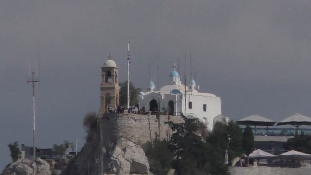2021-10_Афины_Виды  от стены Акрополя на церковь Agios Georgios