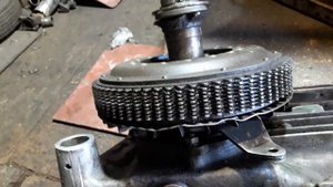 главный  редуктор  ГАЗ  71..нужен  эксперт  .