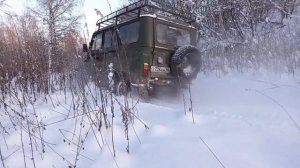 УАЗ и Шеврале Нива по глубокому снегу__Целина.mp4