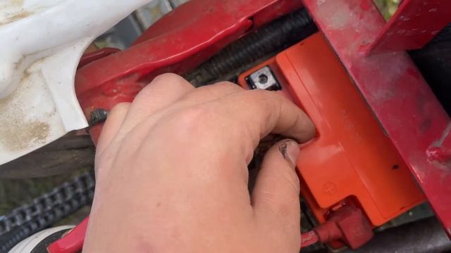 Замена аккумулятора на квадроцикле смотреть онлайн