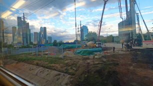 Строительство Северного дублёра Кутузовского проспекта в Москве | Вид из поезда