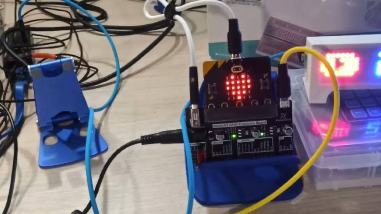 MICRO:BIT создал проект и написал программу за 30 сек. на MicroPython я програмер! 2023 10 23 смотреть онлайн