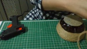 Конфетница из пластиковой бутылки и джута своими руками.