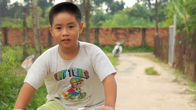 Sony Alpha SLT-A65 AF continue test video [1080p] смотреть онлайн