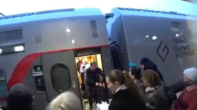 МОСКВА - СИМФЕРОПОЛЬ / Первый поезд из столицы в столицу