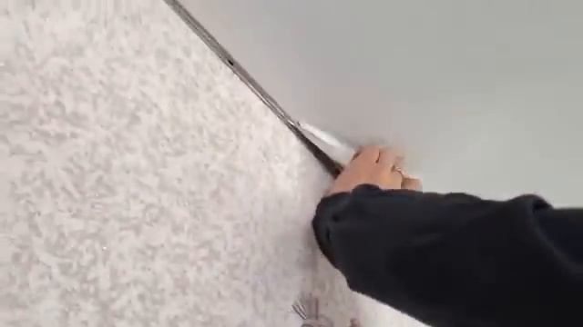 Ремонт натяжного потолка