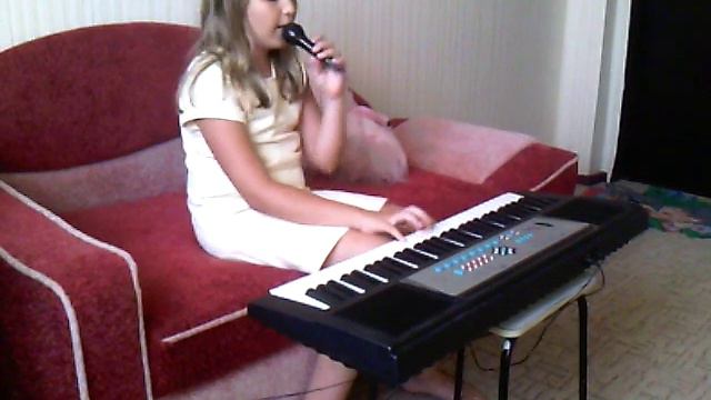 Таня Трушникова играет на пианино у меня дома смотреть онлайн