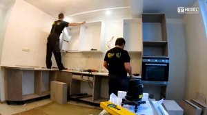 Угловая кухня со встроенной техникой