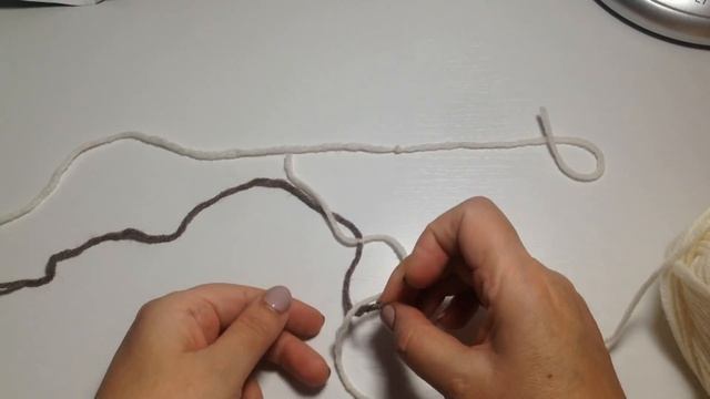 Надежное соединение двух нитей при вязании . смотреть онлайн