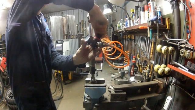 Устройство заправки азотом амортизаторов WP (КТМ Husqvarna) - УЗА WP5018 02 смотреть онлайн