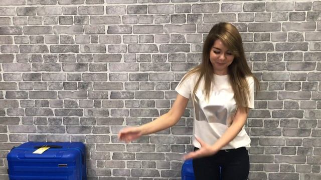 Краш-тест чемодана из полипропилена! Проверяем на прочность чемодан! Дом Чемоданов!Таня прыгает!!!