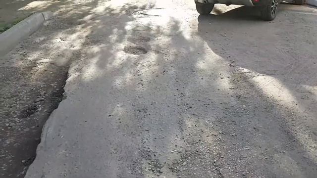 Тольятти. Дворовая дорога. Спустя год после ремонта. смотреть онлайн