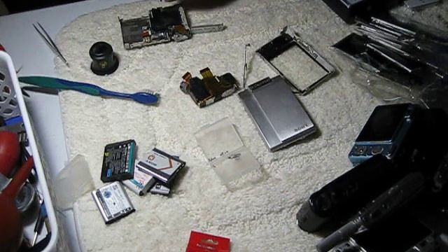 how to disassemble SONY DSC-T100 part 01/tháo rời SONY DSC-T100 phần 01 смотреть онлайн
