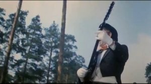 Автомобиль, скрипка и собака Клякса (1974) - car chase scene