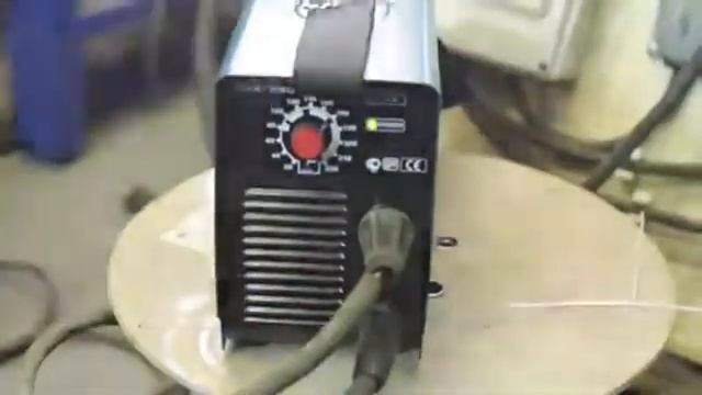 MMA 220 варит электродами  LB52 U d 4 смотреть онлайн