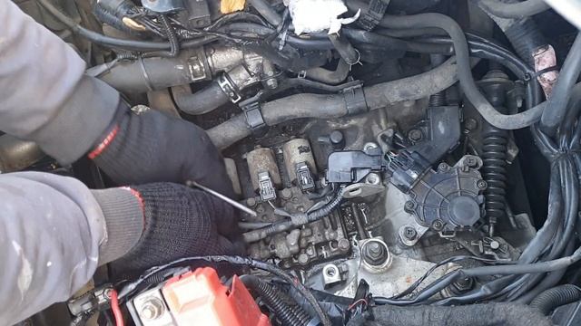 Honda Freed. Чистка дроссельной заслонки. Замена блока соленоидов. смотреть онлайн