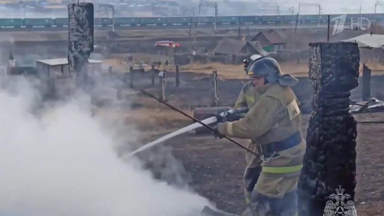 В России за сутки потушили 75 природных пожаров на площади свыше 10 тысяч гектаров