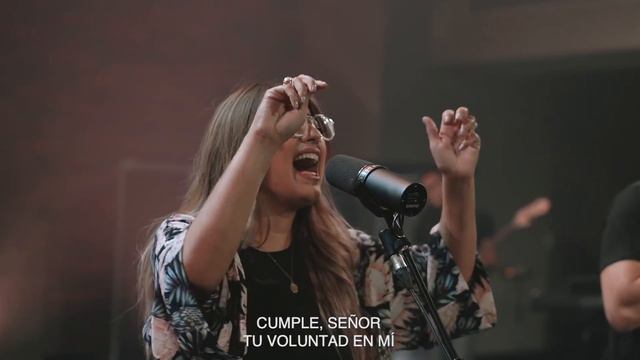 A Ti me Rindo (I Surrender – Hillsong Worship) | Lakepointe en Español смотреть онлайн