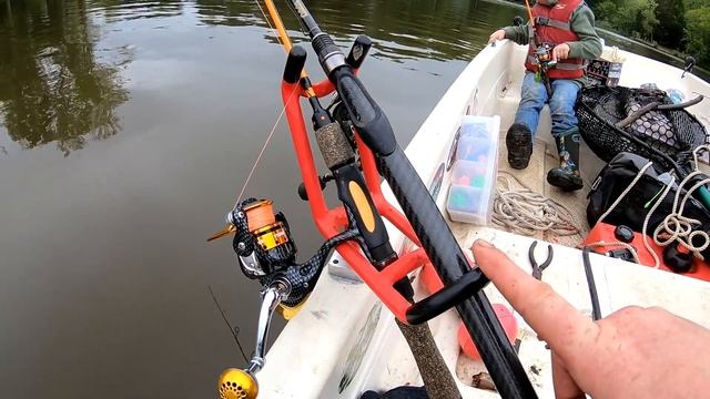 River Fishing for Catfish with Floats - Multi species slam on Mystery River смотреть онлайн