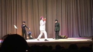 Высокий блондин в черном ботинке. The Tall Blond Man with One Black Shoe