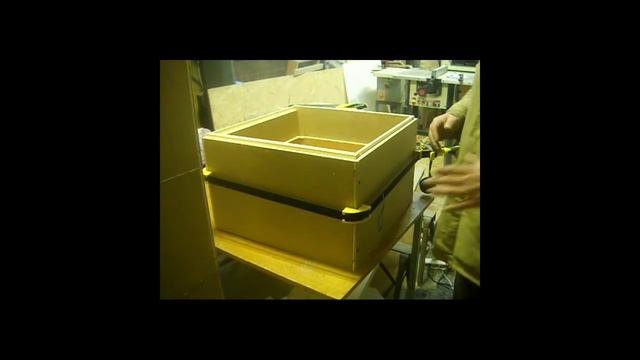 Сборка корпуса 12-и рамочного улья и ДВП-пенопласт-ДВП смотреть онлайн