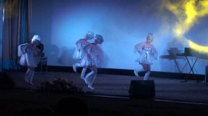 Танец "Калинка" в исполнении Шоу балета "Стихия"