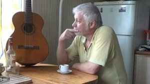 Всё как прежде, всё та же гитара