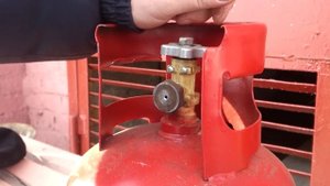 как заправить самому газовый балончик пропаном.