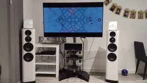 Wharfedale Evo 4.4 white( Casino Royal playing)