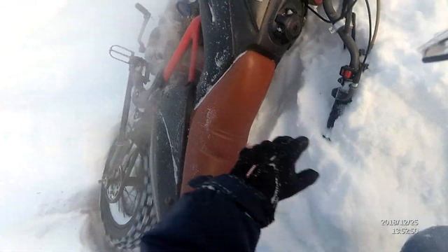 Питбайк TTR 125 на злых шипах по целине. Падение смотреть онлайн