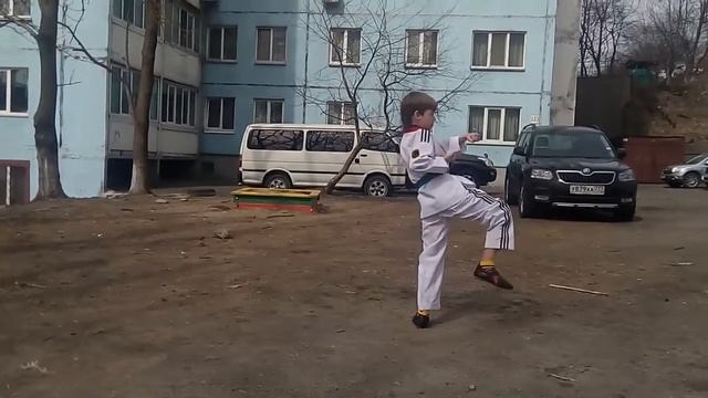 Taekwondo WTF. 1 пхумсэ, 2019 (Тхэгук Иль Чан) смотреть онлайн