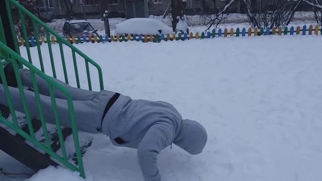 ЛАЙФХАК #4 снежный: КАК НАКАЧАТЬ ВЕРХ ГРУДИ. смотреть онлайн