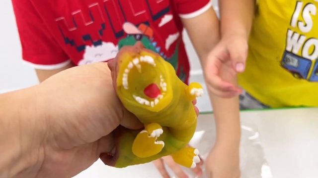 ЧЕЛЕНДЖ ЧТО СТАЛО с подделками ГУДЖИТСУ ? /герои Goo Jit Zu смотреть онлайн