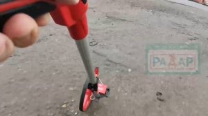 Делаем замеры расстояния курвиметром ("рулетка с колесом")