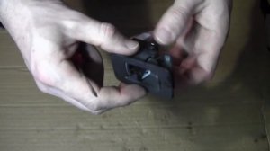 Кнопка стеклоподъемника Volkswagen Touareg 2002 - 2010 год. Как разобрать ? Что внутри ?