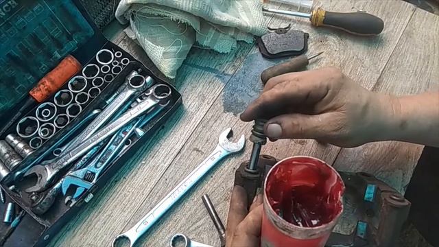 Как отремонтировать суппорт,клинят тормоза?...-не проблема ! сделай это и забудь !