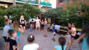 Смотрите в небе самолет