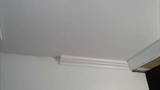 Клеим потолочный плинтус своими руками (багеты) смотреть онлайн