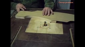 Двуспальная деревянная кровать