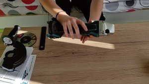Makita DGA504z akumulatorska brusilica *recenzija*