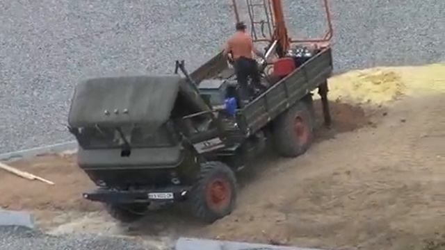 СТРОИТЕЛЬСТВО ДЕТСКОЙ ПЛОЩАДКИ НА РОДНИКОВОЙ ПРОДОЛЖАЕТСЯ ПОДАРОК ОТ МЭРИИ ХАРЬКОВА ЧАСТЬ 4 смотреть онлайн