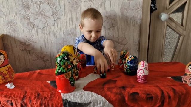 танец матрешек.  матрёшки вот такие крошки