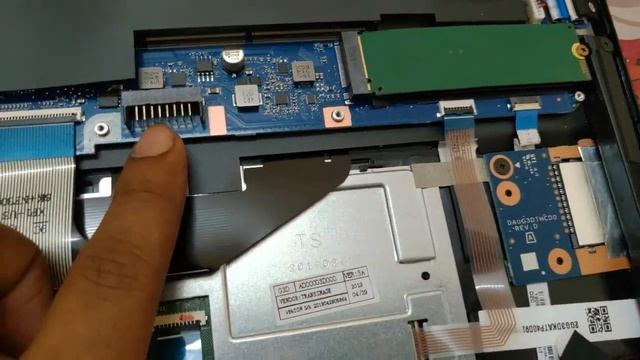 HP OMEN 15 DC1093TX 2019 INDIA | Back Panel open up & Important Tip USB Type C смотреть онлайн