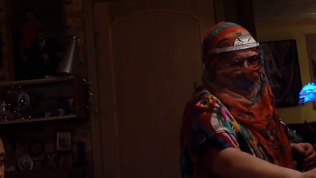 Новогодний танец 2012 с подарками смотреть онлайн