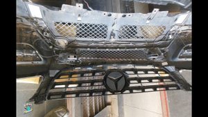 Установка значка с подсветкой и радарных датчиков - Mercedes W166 ML250