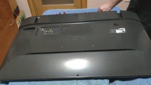 Типовой дефект телевизоров LG  - замена светодиодной подсветки. Разборка задней крышки.
