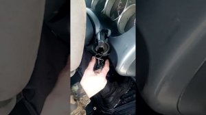 Хонда фит. Не переключает рычаг автомата