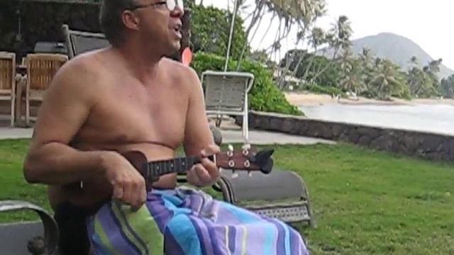 Ukulele on Arrival in Oahu смотреть онлайн