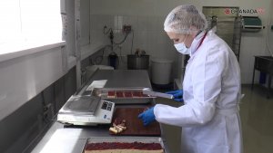 Обед в воздухе: кто и как готовит еду для авиапассажиров